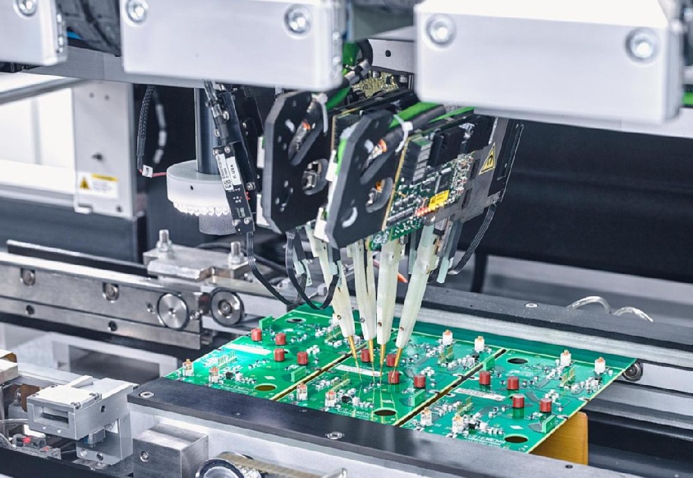 With the continuous maturity of artificial intelligence and machine learning technology, industrial design electronic solutions will develop in a more intelligent direction.